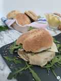 Hambúrguer e pão de hambúrguer caseiros