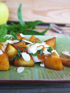 Una foto de Queso mató con manzana caramelizada al vermut