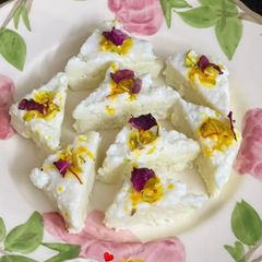 A picture of Paneer Burfi { kalakand }.