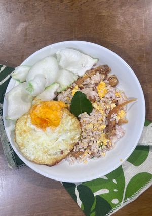 Foto resep Nasi Merah Goreng Daun Jeruk Teri