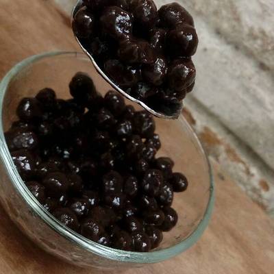 черные пузырьки. Black bubble. бабл черен. белые пузыри на черном фоне. комментарий вектор.