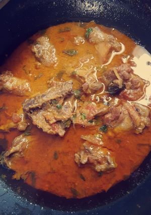 A picture of Chicken handi.