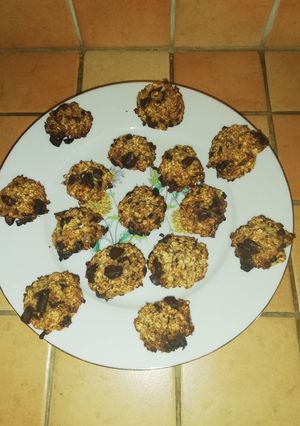 Une photo de Des cookies à l'avoine, à la banane et aux chocolats