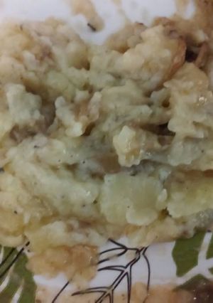 A picture of Rosemary mashed potatoes.