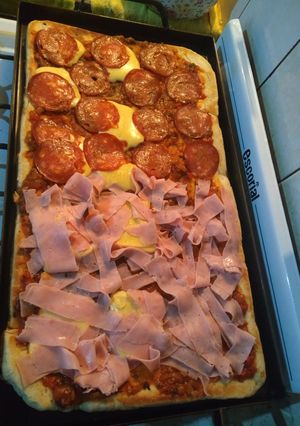 Una foto de Pizza a la plancheta.!!!!