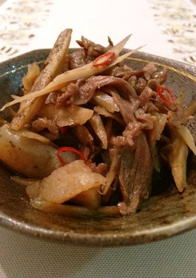 A picture of Simmered Beef and Burdock Root with Konnyaku.