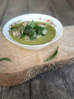 A picture of Kanya's Chicken Green Curry.