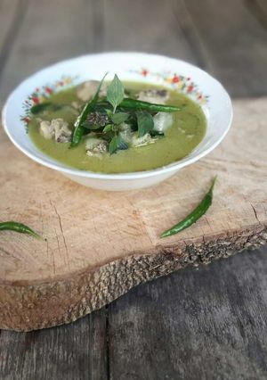 A picture of Kanya's Chicken Green Curry.