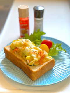 A picture of Breakfast Potato Salad Cheese Mayo Toast.