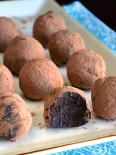 A picture of Dark Chocolate Avocado Truffles.