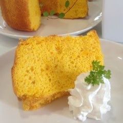 A picture of Fluffy Kabocha Squash Chiffon Cake.