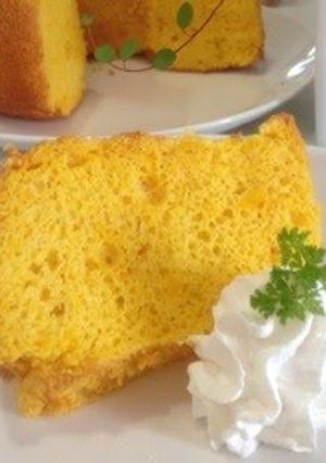 A picture of Fluffy Kabocha Squash Chiffon Cake.