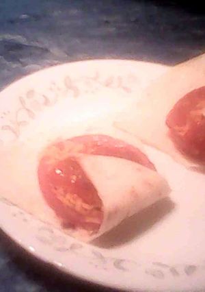 A picture of Salami rolls.