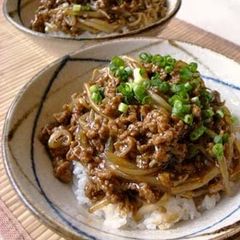A picture of Rice Bowl with Spicy Bean Sprout and Ground Pork Miso.