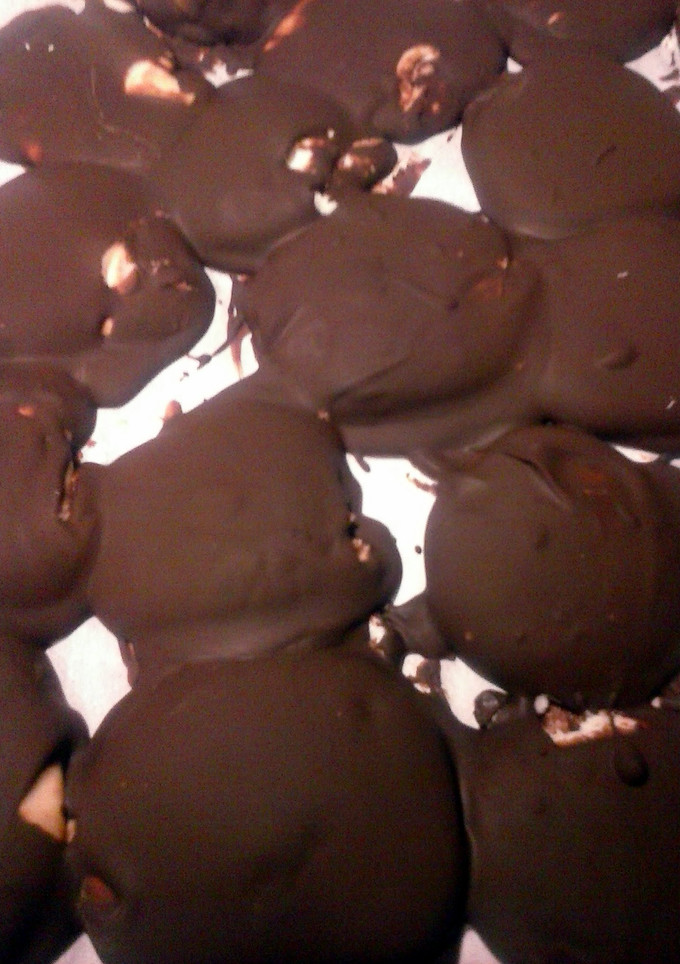 A picture of Granny's Perfect peppermint patties.