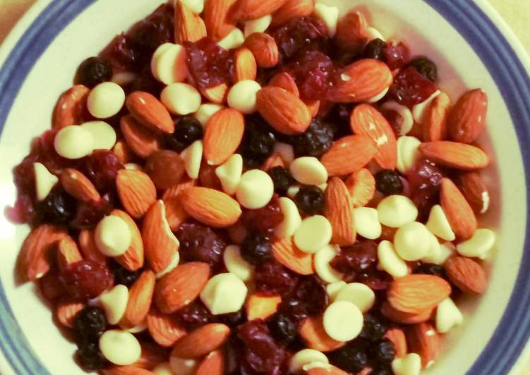 Simple Way to Prepare Homemade Red,  white and blue trail mix