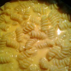 A picture of Creamy mac and cheese.