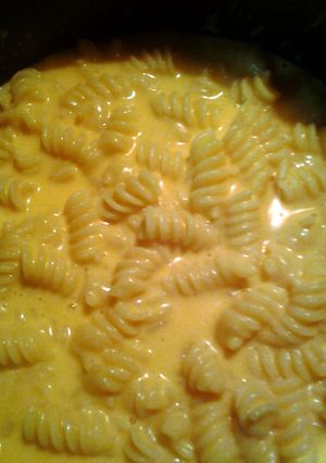 A picture of Creamy mac and cheese.