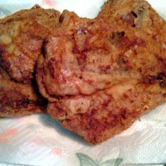 A picture of spicy fried pork chops.