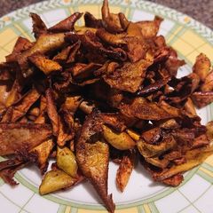A picture of Baked Cinnamon Apple Peels.
