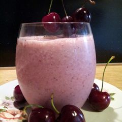 A picture of AMIEs Banana Cherry Smoothie.