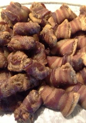A picture of Sweet or Savory Bacon Crackers.