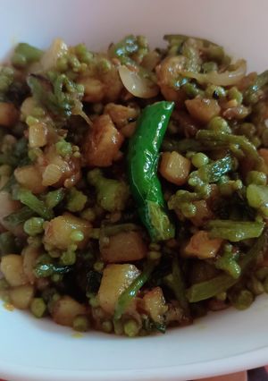 পুঁই মিটুলির চচ্চড়ি(pui mitulr chocchori recipe in Bengali) রেসিপির প্রধান ছবি