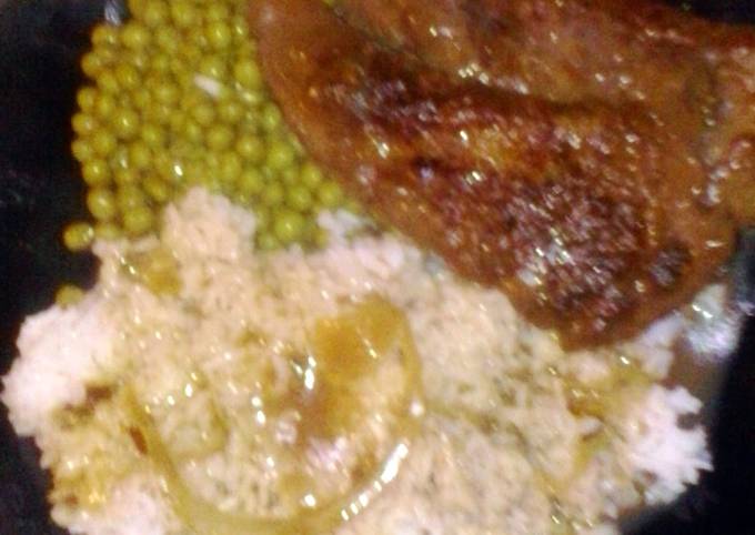 Recipe of Any-night-of-the-week Liver &amp; Onions with Rice gravy &amp; Green peas