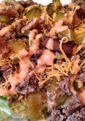 A picture of The "Big Mac" Deconstructed Salad.