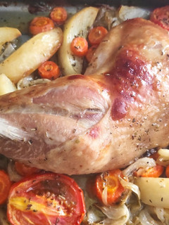 Una foto de Pierna de pavo al horno
