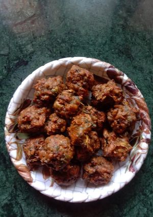 A picture of Drumstick leaves / flowers fritters.