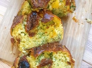 Une photo de Cake aux saveurs italiennes (parmesan tomates séchées roquette)