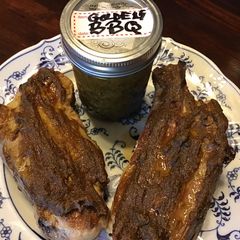 A picture of California Farm Fresh Mustard & Honey BBQ Sauce.