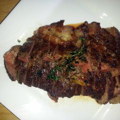 A picture of simply steaks.