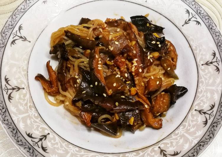Recipe of Perfect Eggplant and Mushroom Korean Noodles