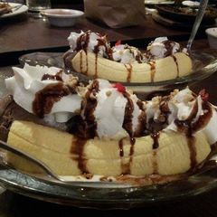 A picture of AMIEs BANANA SPLIT.