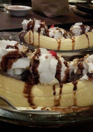 A picture of AMIEs BANANA SPLIT.