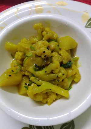 কালো জিরা ফুলকপি(kalo jira fulkopi recipe in Bengali) রেসিপির প্রধান ছবি