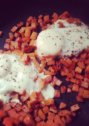 A picture of Sweet potato hashbrowns And eggs.