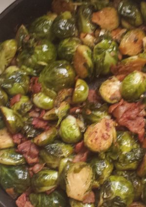 A picture of Spicy Brussels Sprouts with Garlic and Bacon.