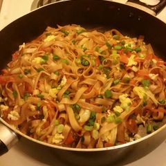 A picture of Chow Mein.