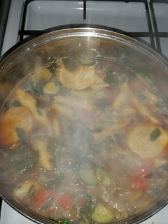 A picture of Chicken & dumpling soup.