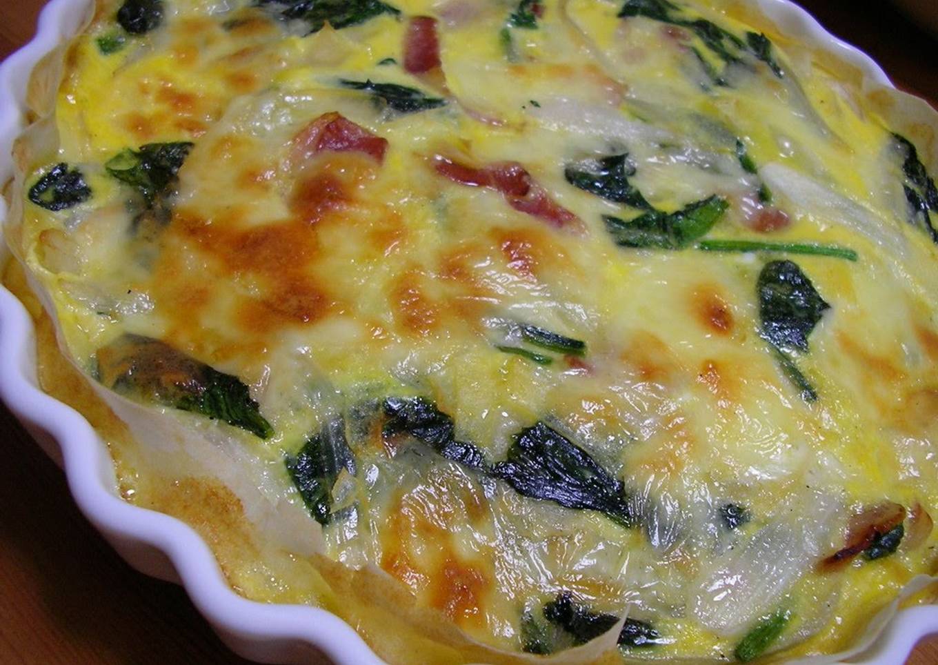 Simple quiche with spring rolls