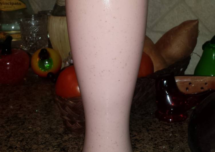 Easiest Way to Make Ultimate Strawberry banana breakfast smoothie