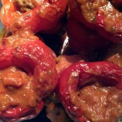 A picture of Pinky's Quinoa Stuffed Bell Peppers.