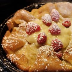 A picture of Dutch baby pancake.