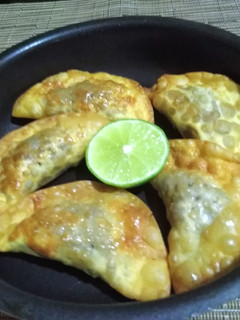Una foto de Empanaditas fritas de res 👍🇵🇪