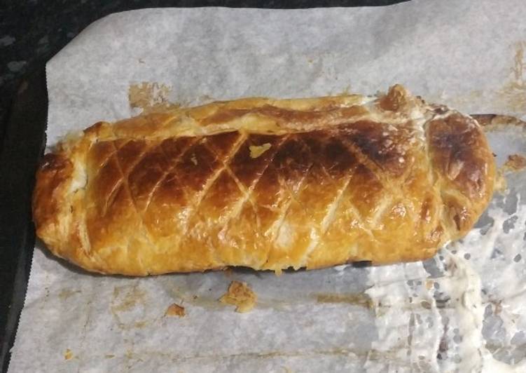 Pastel de salmón, queso crema y espinacas