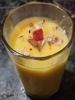 A picture of Mango Shake.