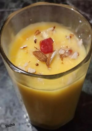 A picture of Mango Shake.